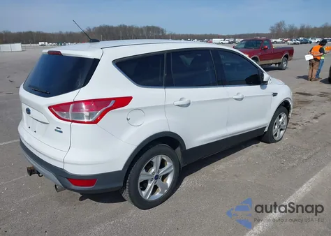 2013 Ford Escape Se z USA, uszkodzony, nr VIN 1FMCU9G95DUD41785